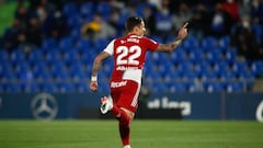 Santi Mina celebra uno de sus dos goles durante el partido entre el Getafe y el Celta en el Coliseum Alfonso P&eacute;rez.