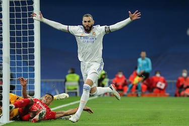 Temporada 21/22 - 27 goles en 32 partidos.
