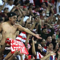 Chivas legalizaría la reventa de boletos