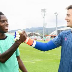 Nico está ya con el grupo