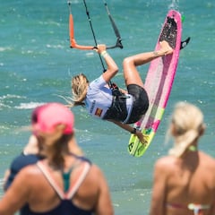 Histórica Carla Herrera: campeona del mundo de kite 'strapless'