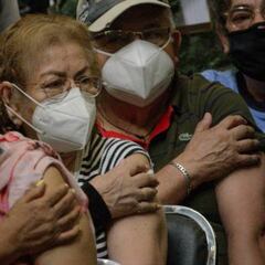 Vacunación de refuerzo para mayores de 50 años: cuándo comienza y dónde me la puedo poner