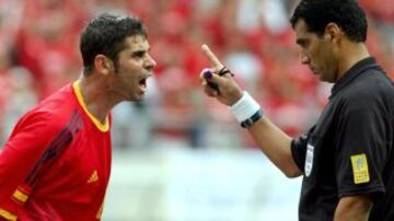 Fue el egipcio Gamal Al-Ghandour que siguió el legado de Byron Moreno, pues le anuló su tanto a Morientes que era el del gane, además de marcar tres fuera de juegos que le daban grandes ventajas al ataque español.