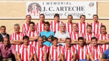 <b>POR SU AMIGO. </b>El Atlético que jugó en Boadilla del Monte.
