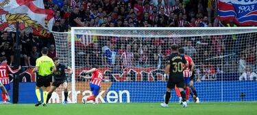 3-0. El guardameta del Valencia, Giorgi Mamardashvili, desvía el lanzamiento de Rodrigo Riquelme. El rebote, le cae al delantero argentino con el '19' para marcar a placer con la pierna izquierda.