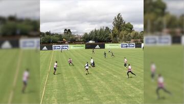 Fernando Uribe choca con Alberto Gamero en práctica