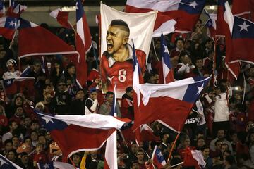 Espectacular ambiente en el Monumental para el Chile-Ecuador