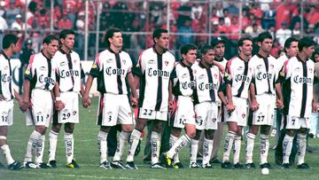 Jugadores del Atlas durante la tanda de penaltis en la Final del Verano 99