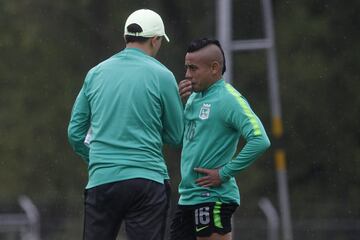 Atlético Nacional enfrenta a Fluminense en el Atanasio Girardot con la esperanza de remontar el 4 a 1 en contra que sufrió en el Maracaná en el juego de ida.