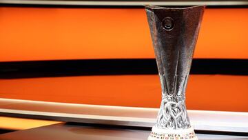 Betis y Sevilla sacan sus listas para la Europa League