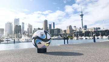 'OCEAUNZ' ha sido presentado como balón oficial de la Copa Mundial Femenina de la FIFA 2023. El noveno balón consecutivo creado por la marca deportiva para la Copa Mundial Femenina de la FIFA presenta la última tecnología vinculada para mejorar los datos y percepciones de los partidos.