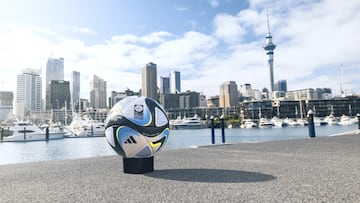 'OCEAUNZ' ha sido presentado como bal¨®n oficial de la Copa Mundial Femenina de la FIFA 2023. El noveno bal¨®n consecutivo creado por la marca deportiva para la Copa Mundial Femenina de la FIFA presenta la ¨²ltima tecnolog¨ªa vinculada para mejorar los datos y percepciones de los partidos.