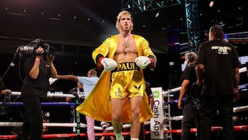 Logan Paul hace su entrada al ring