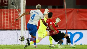 Soccer Football - LaLiga - RCD Mallorca v FC Barcelona - Son Moix, Palma, Mallorca, Spain - September 26, 2023 RCD Mallorca's Abdon scores their second goal REUTERS/Albert Gea