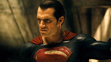 Henry Cavill reflexiona sobre los rumores de su regreso como Superman