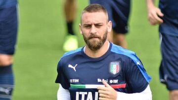 Daniele De Rossi entrenando con Italia.