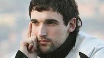 <B>LA CAUSA DE LA DISCORDIA.</B> El polémico traspaso de Zubiaurre al club bilbaíno fue el desencadenante de la 'guerra' entre los dos clubes.