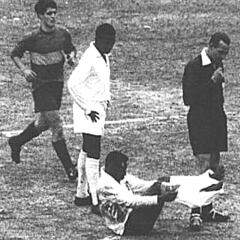 El día que Pelé se cambió el pantalón en mitad del partido contra Boca