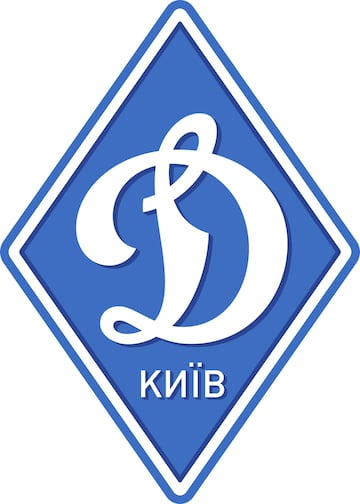 El club de fútbol de Kiev, fundado en 1927, era parte de la Sociedad Deportiva Dynamo (la asociación deportiva y de entrenamiento físico más antigua de los países socialistas). Por este motivo su escudo es la característica 'D' cirílica. Es uno de los equipos fundadores de la Liga de fútbol de la URSS y, tras la caída de la Unión Soviética, juega en la Liga Premier de Ucrania desde la temporada 1992-1993.