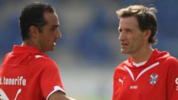 <b>ACTIVIDAD PROGRESIVA. </b>José Luis Oltra y Chema Sanz ya van incrementando la exigencia colectiva.