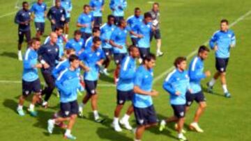 Los futbolistas han sudado la gota gorda.