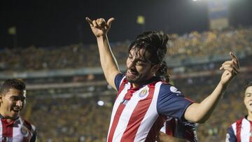 El ex CEO de Grupo Omnilife Chivas José Luis Higuera, en su cuenta de Twitter, cuestionó la figura de Rodolfo Pizarro y no lo considera ídolo del club.