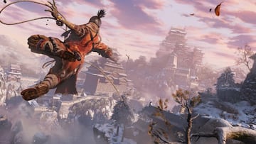 Sekiro puede llegar a sitios altos gracias a su brazo prot&eacute;sico