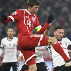 Goleada del Bayern a Besiktas que jugó con diez desde el 16'