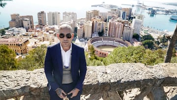 Manolo Gaspar posa para AS en Gibralfaro, con Málaga de fondo.