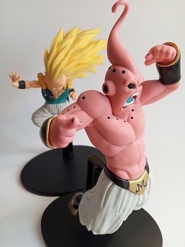 ‘Dragon Ball Z’: Gotenks Super Saiyan 3 da su merecido a Buu en estas dos geniales figuras combinables