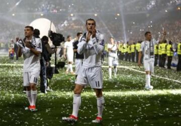  Fin de fiesta en el estadio Santiago Bernabéu con toda la afición.
