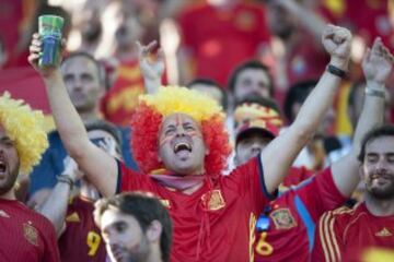 Gran ambiente en el Estadio Burdeos. 