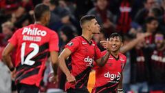 Bruno Guimaraes celebra un gol con el Paranaense.