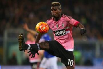 El franc¨¦s juega como centrocampista y su equipo actual es la Juventus de la Serie A de Italia.