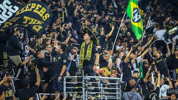 Aficionados de LAFC reciben a su rival al grito de “Fuck Galaxy”