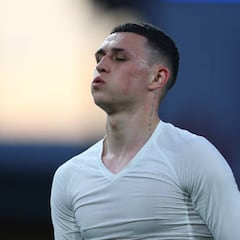 Problemas para Foden: obligado a marcharse de un club de playa tras una pelea con su novia