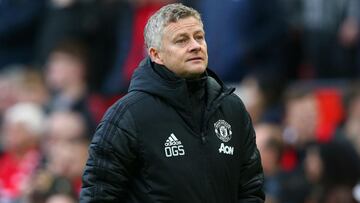 Man United: Solskjaer discusses "open" Woodward transfer talks