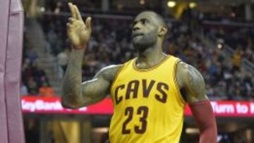 LeBron, Irving y J.R. Smith tiran de unos Cavs sin Kevin Love