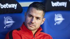 Vitolo, en el banquillo de Mendizorroza durante el Alav&eacute;s-Atl&eacute;tico.