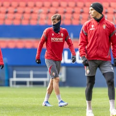 El frío, protagonista en el entrenamiento de Osasuna