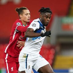 Triunfazo del Atalanta en Anfield con Duván y Mojica en cancha