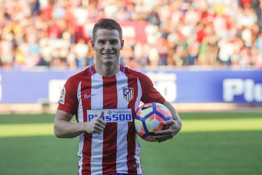 El Atlético debilita con sus fichajes a los rivales directos