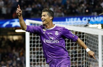 Britain Soccer Football - Juventus v Real Madrid - UEFA Champions League Final - The National Stadium of Wales, Cardiff - June 3, 2017 Real Madrid's Cristiano Ronaldo celebrates scoring their third goal  Reuters / Carl Recine Livepic