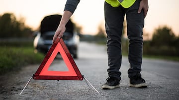Adiós a los triángulos de emergencia: la fecha en la que será obligatorio llevar en el coche la luz V-16