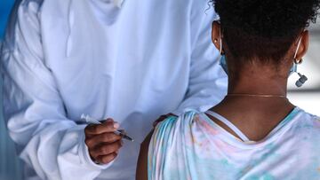 Coronavirus Colombia: MinSalud estudia la aplicación de tercera dosis en mayores de 50 años