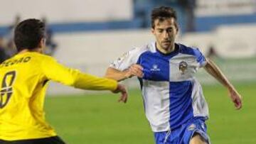 <b>CLAVE. </b>Lanzarote controla un balón en el partido ante el Murcia.