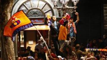 Aficionados del Barcelona en Canaletas.