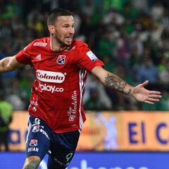 “Con él, la U gana un guerrero más y a un gran goleador”