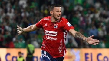 “Con él, la U gana un guerrero más y a un gran goleador”