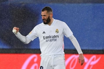Benzema celebrates after scoring Real Madrid's opening goal in Tuesday's win over Getafe.
